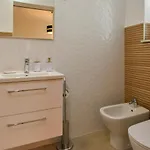 New Luxury 3 Bedroom 4 Air Conditioners Zara