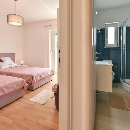 New Luxury 3 Bedroom 4 Air Conditioners * Zadar