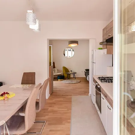 New Luxury 3 Bedroom 4 Air Conditioners Appartement Zadar