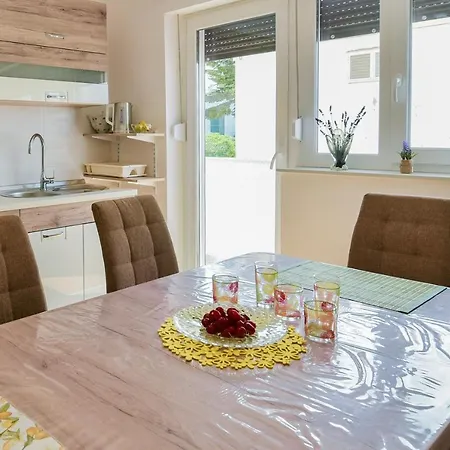 New Luxury 3 Bedroom 4 Air Conditioners Zadar