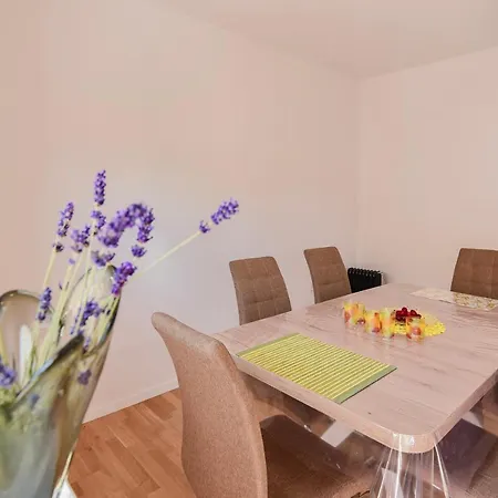 New Luxury 3 Bedroom 4 Air Conditioners Appartement *