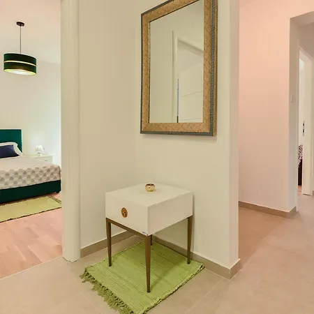 דירה New Luxury 3 Bedroom 4 Air Conditioners זאדאר