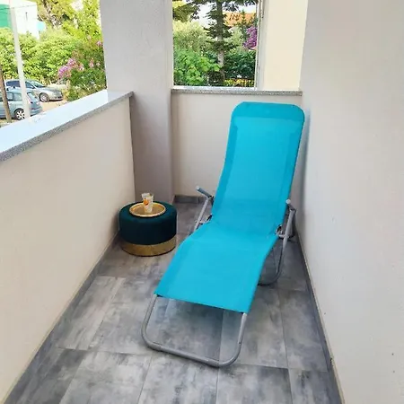 New Luxury 3 Bedroom 4 Air Conditioners *