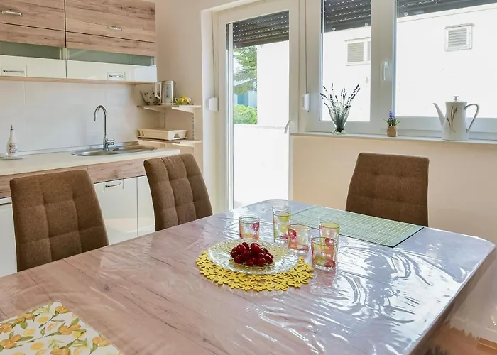 New Luxury 3 Bedroom 4 Air Conditioners Задар